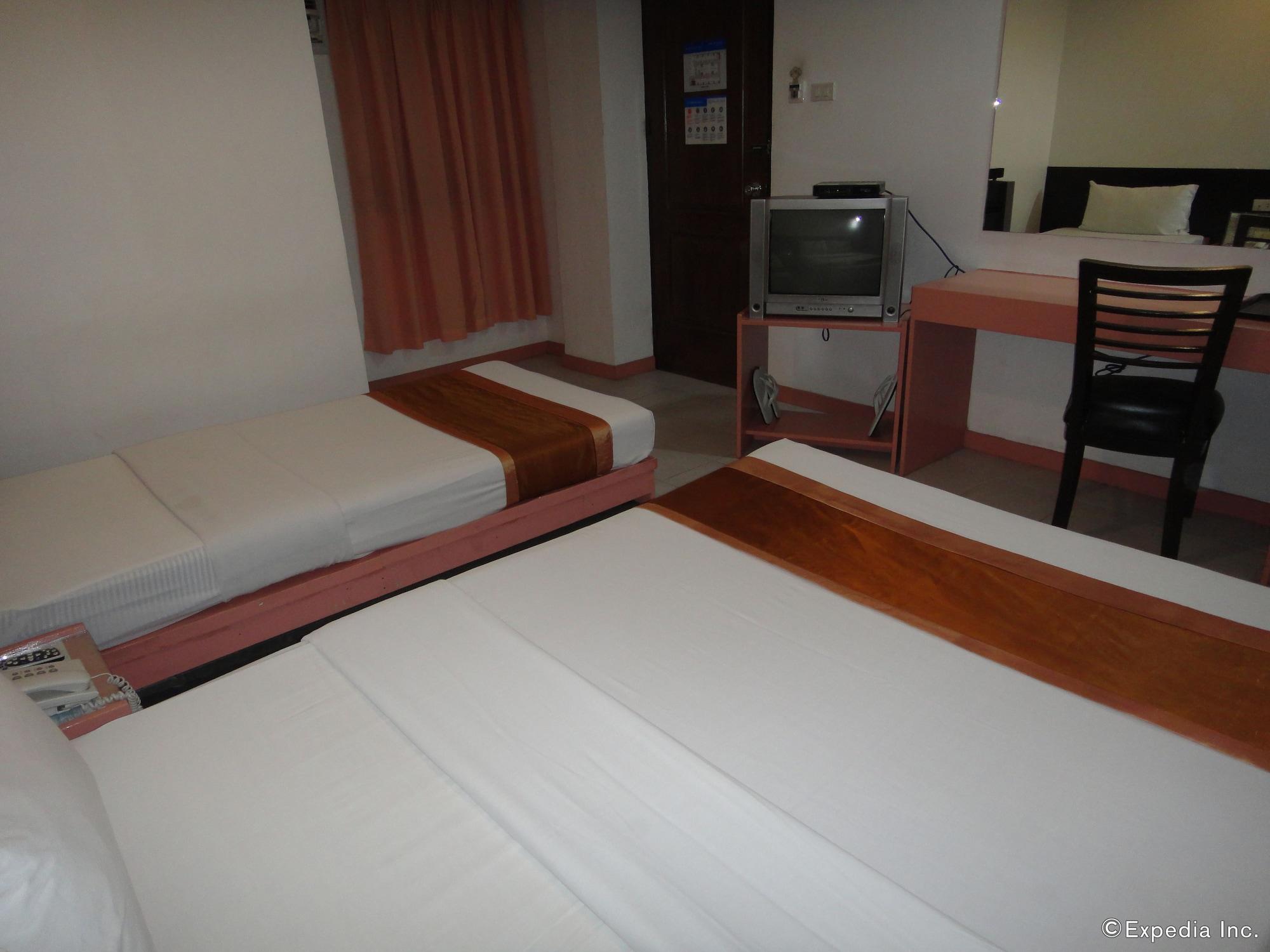 Hotel Pier Cuatro Cebu Bagian luar foto