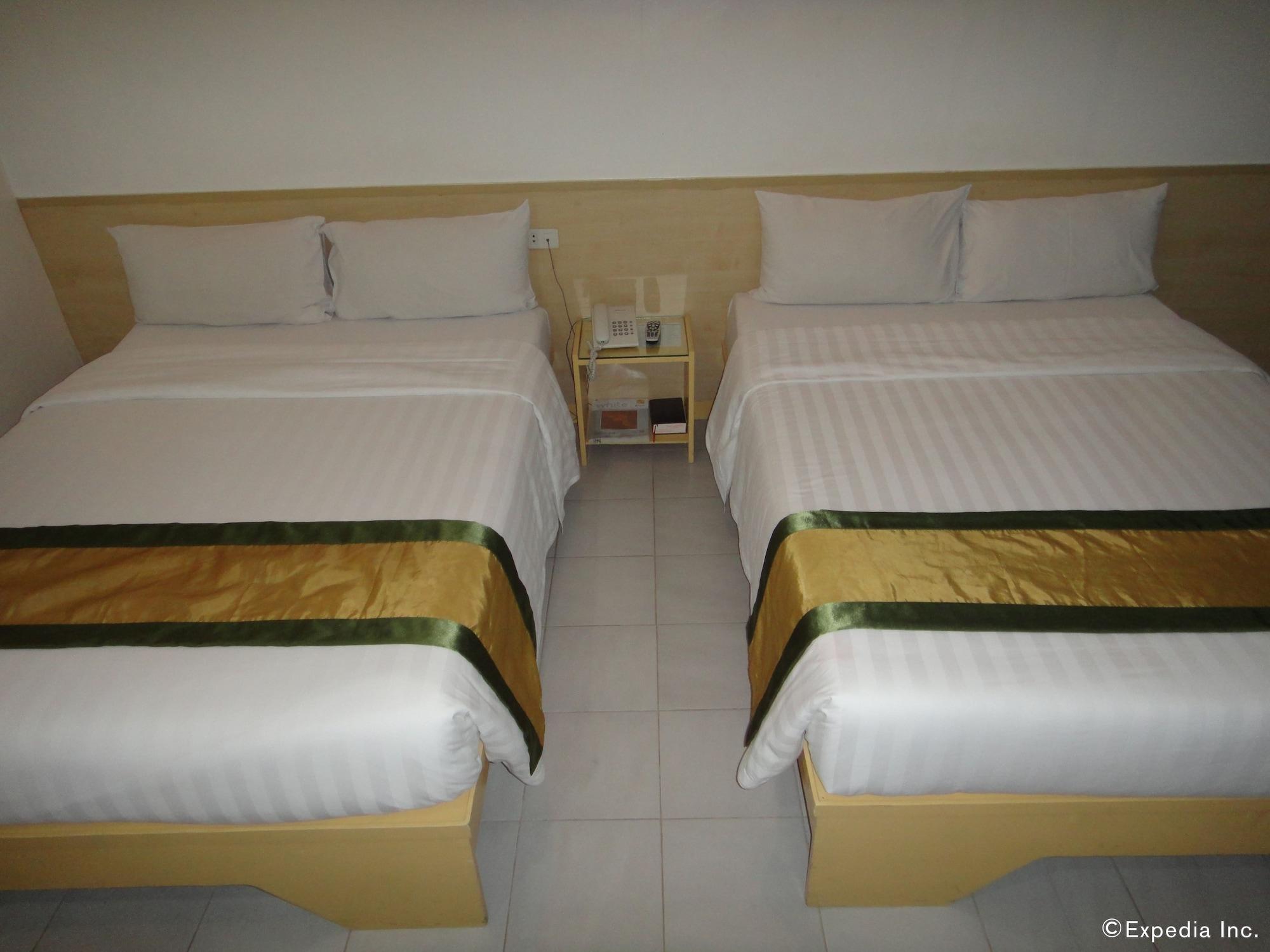 Hotel Pier Cuatro Cebu Bagian luar foto